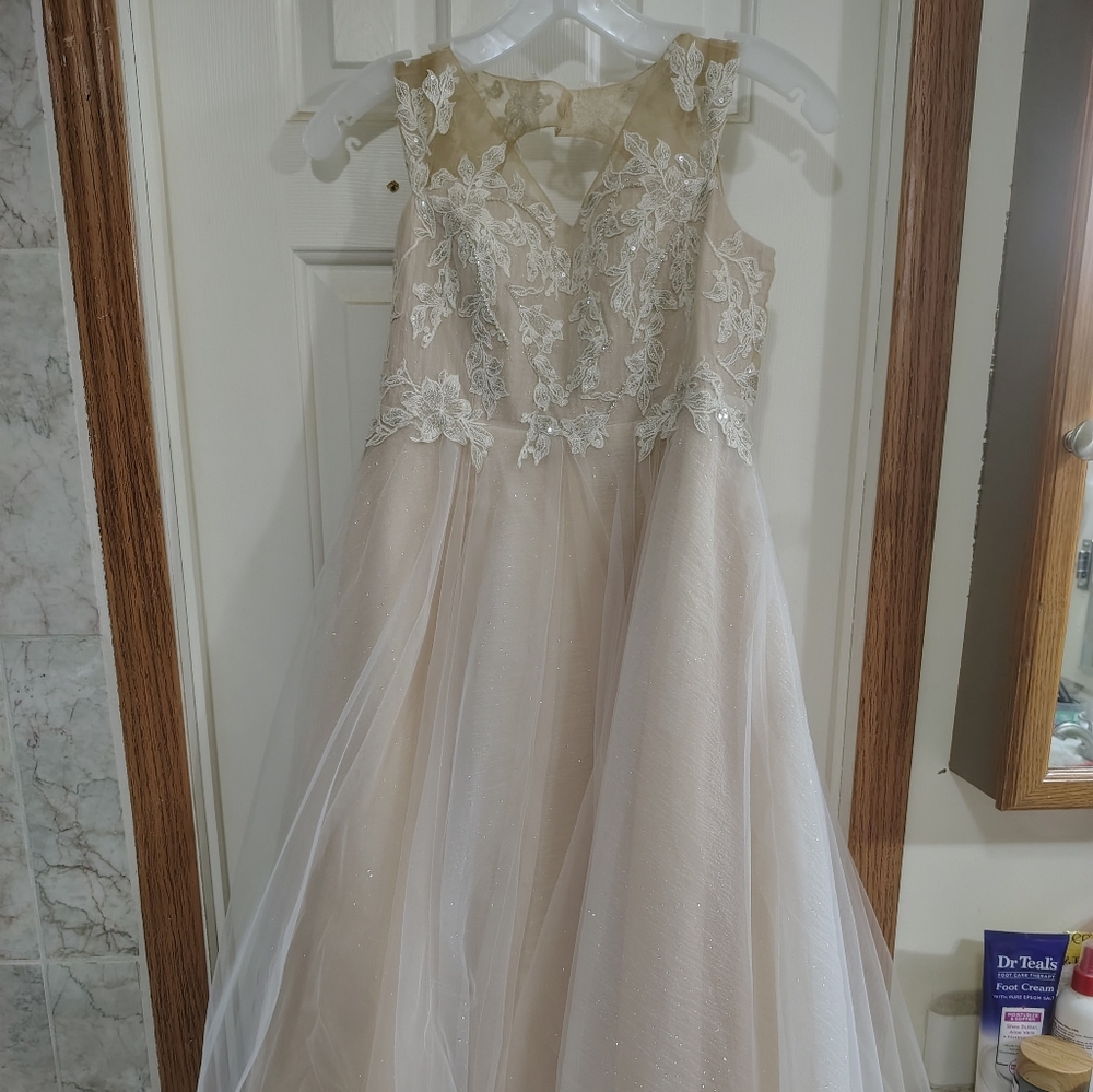 David's Bridal Cream Halter Sleeveless Gown